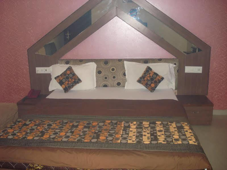 Oyo 4161 Hotel Shailly Inn Ahmedabad Exteriör bild